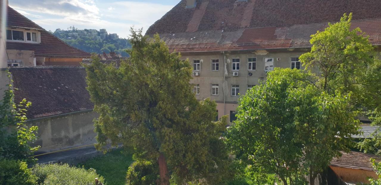 Kronhome Castelului Brasov Luaran gambar