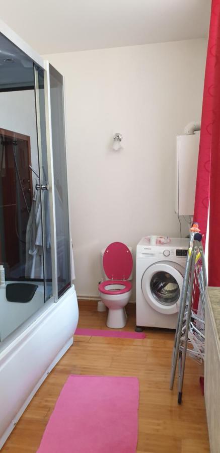 Kronhome Castelului Brasov Luaran gambar