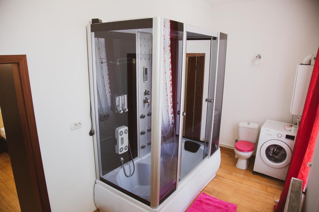 Kronhome Castelului Brasov Luaran gambar