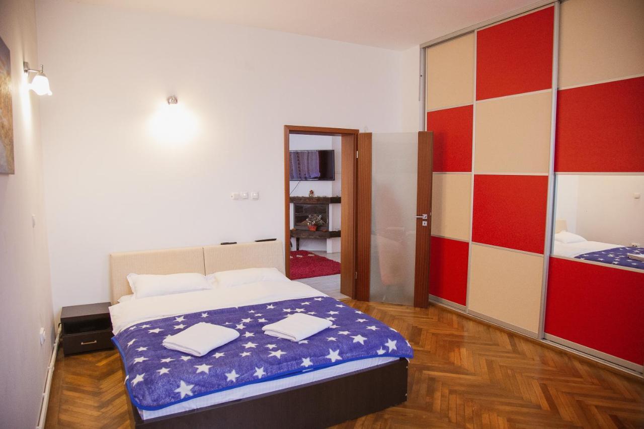 Kronhome Castelului Brasov Luaran gambar