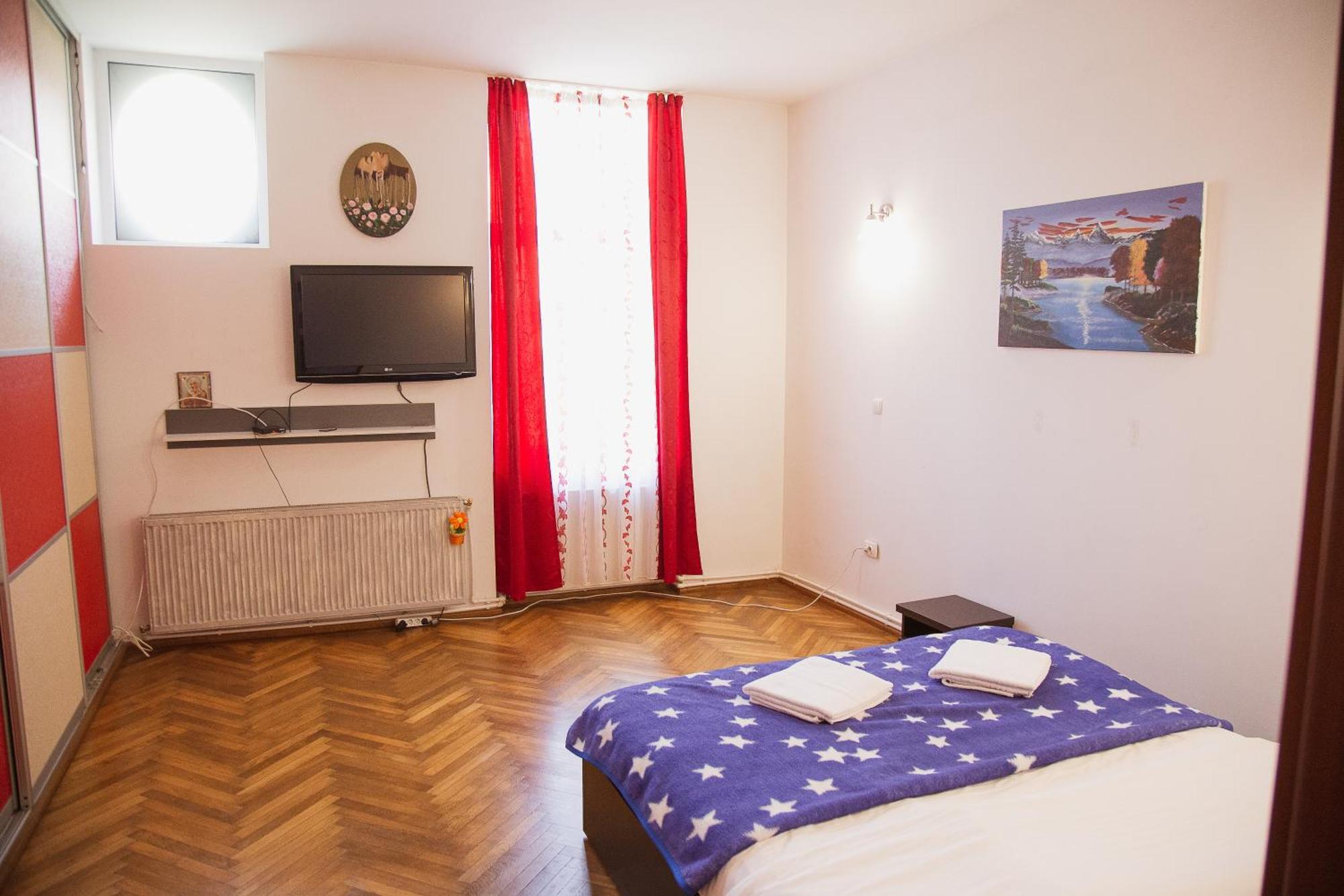 Kronhome Castelului Brasov Luaran gambar