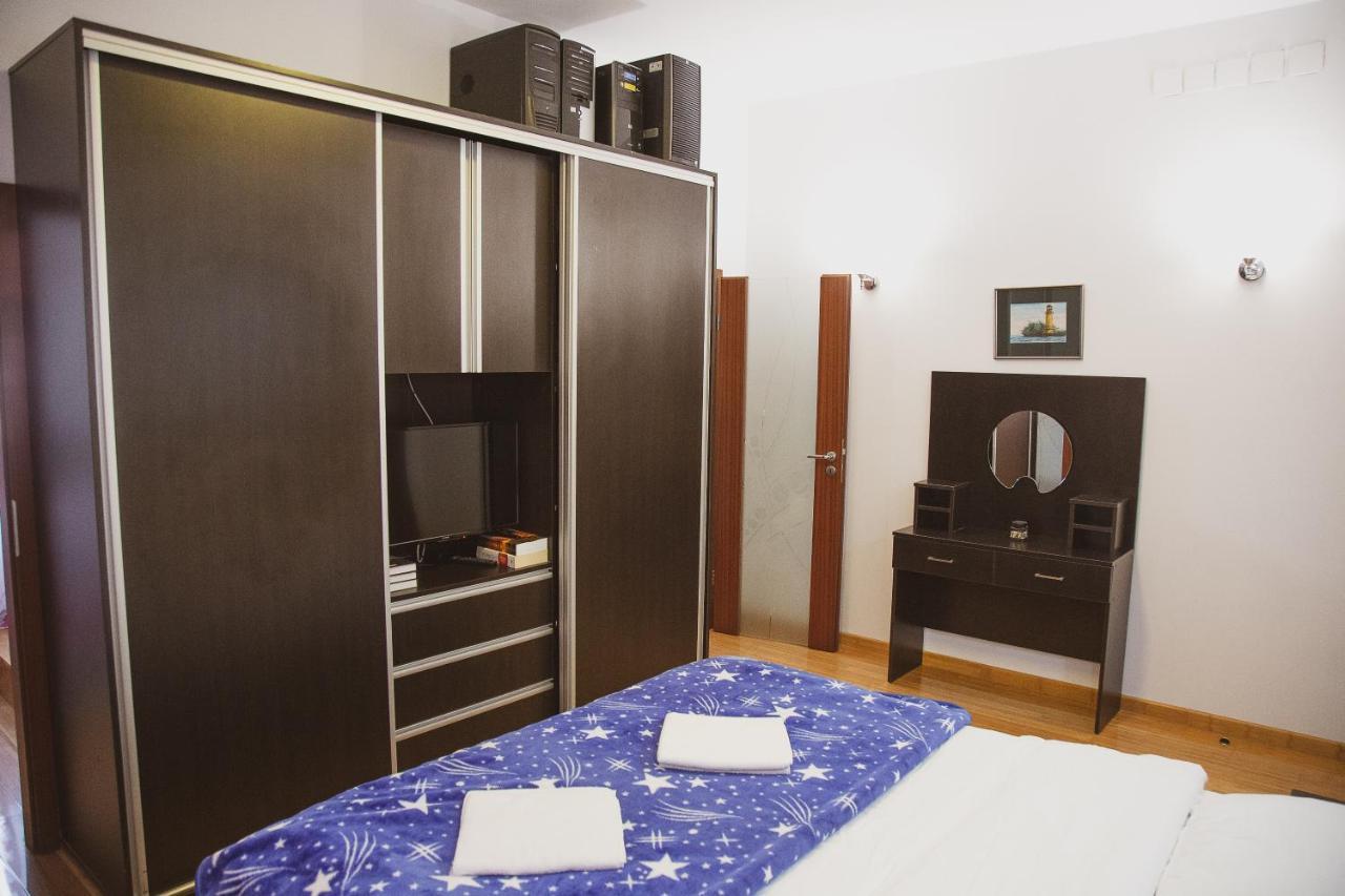 Kronhome Castelului Brasov Luaran gambar